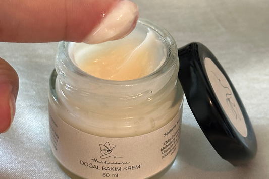 Herbessora – Kuyruk Yağı, Bal ve Aloe Vera Gücüyle Besleyici Krem